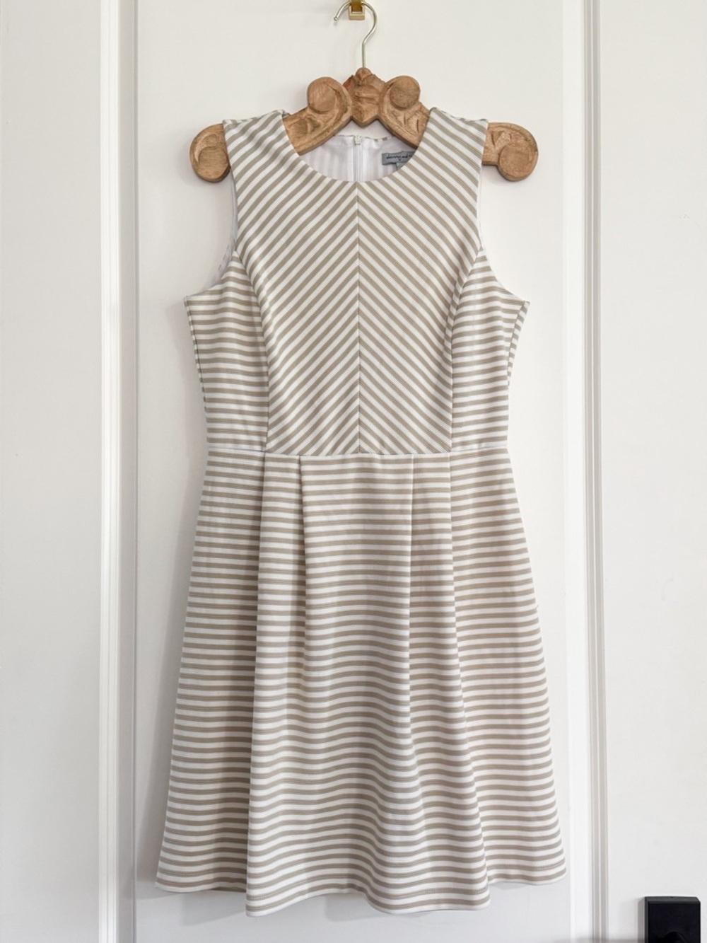 Danny & Nicole Striped Sheath Dress Size 10 Beige White Career Cocktail